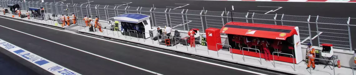Pit wall: Completes requirements of motorsport circuits