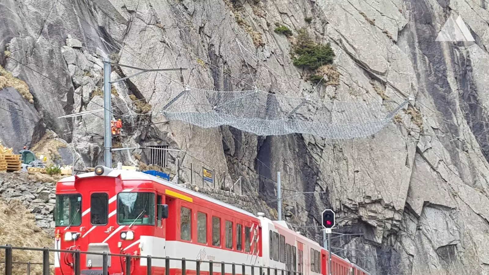 落石防护 - Teufelswand, Matterhorn Gotthard Bahn 2021