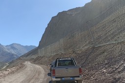 Камнепады, обвалы, осыпи - El Yeso dam 2022