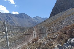 Камнепады, обвалы, осыпи - El Yeso dam 2022