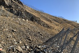 Çığ önleme - Ispezione e manutenzione delle barriere a Lavanchers 2022