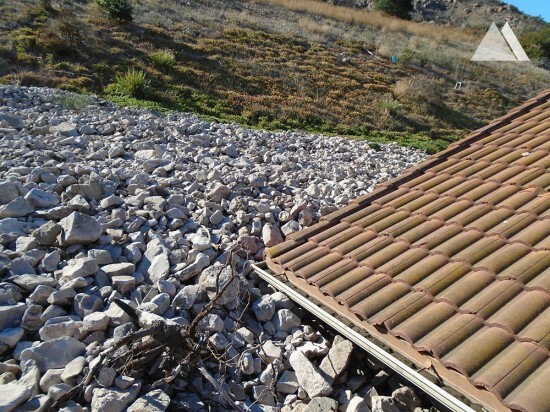Protección contra flujos de detritos y deslizamientos superficiales - Camarillo Springs Emergency Debris Flow Barriers 2015
