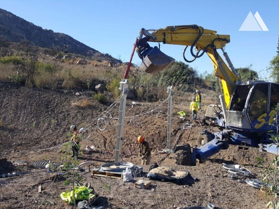 Protección contra flujos de detritos y deslizamientos superficiales - Camarillo Springs emergency Debris Flow Barriers 2015