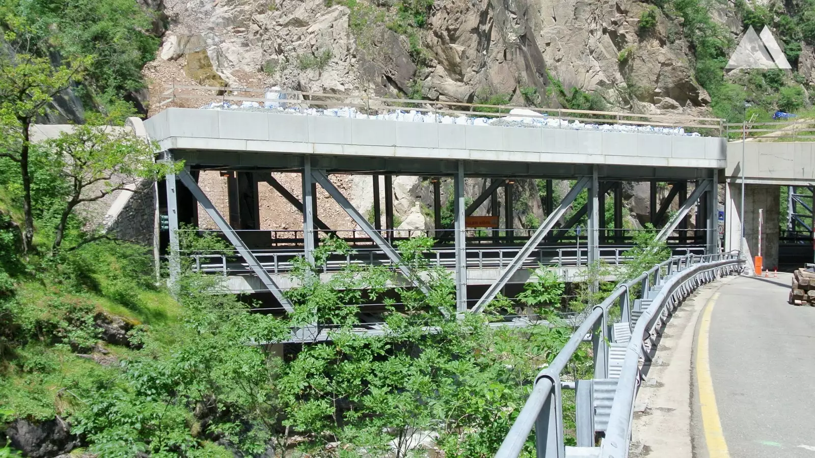 Protección contra caídas de rocas - Gföller Brücke, Val d’Ega 2014
