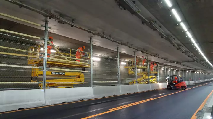 Barriere stradali  mobili - Stelzentunnel Tunnel Maintenance 2017