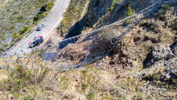 Ochrona przed spływami gruzowymi (rumowisko) i płytkimi  osuwiskami - Cacheuta Tunnel - Mendoza - Road N°82 2020
